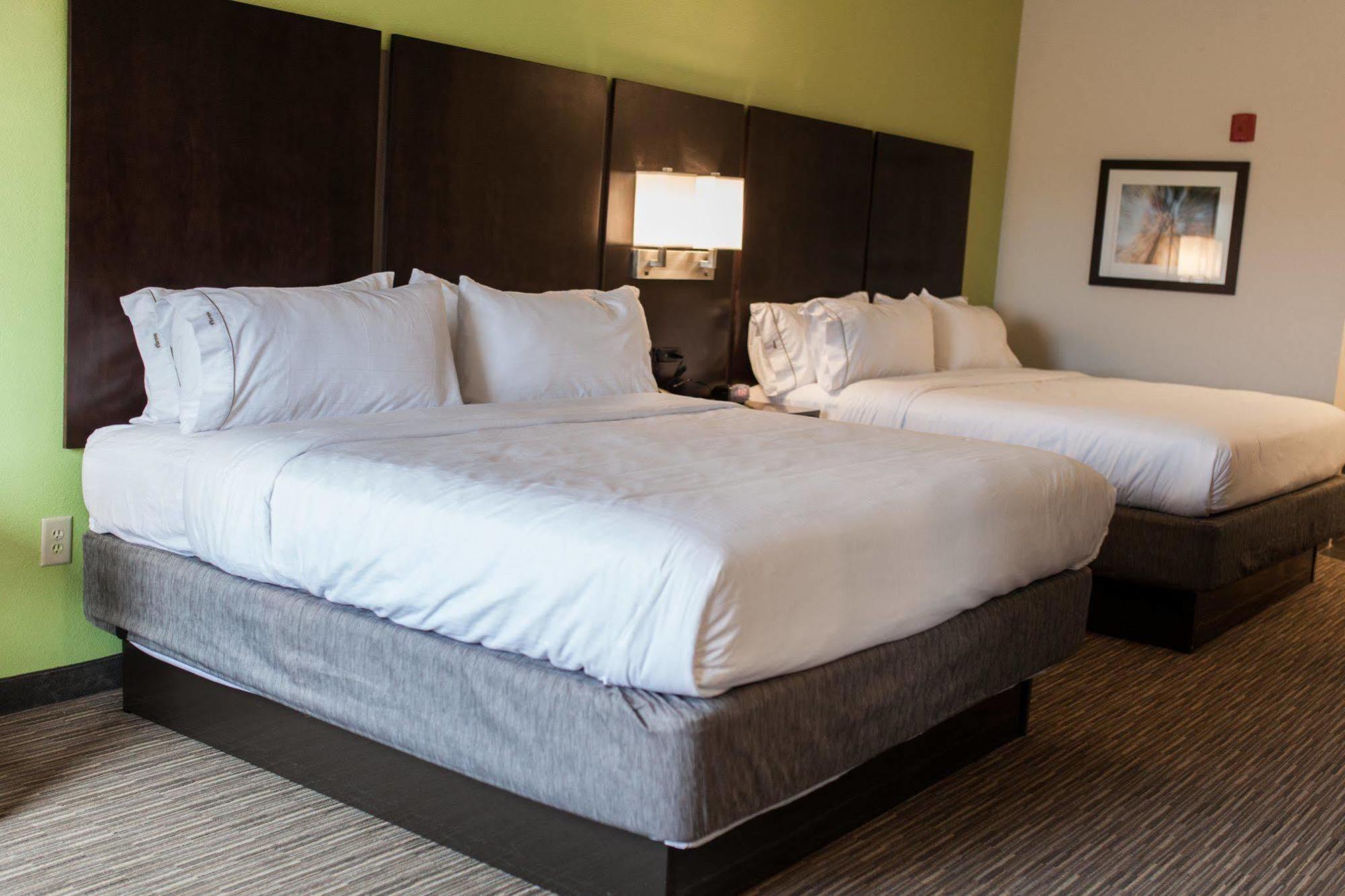Holiday Inn Express & Suites Sweetwater By Ihg Exterior photo